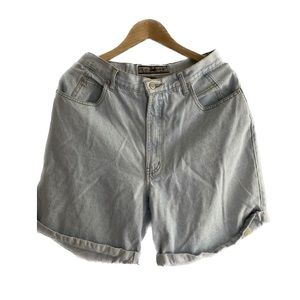 GLORIA VANDERBILT DENIM SHORTS